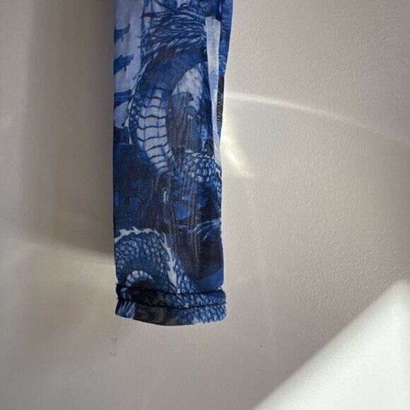 Brand New Pretty Little Thing Women’s 4 Blue Dragon Print Long Sleeve Crop Top - Picture 9 of 13